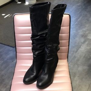 Quote black leather boots
